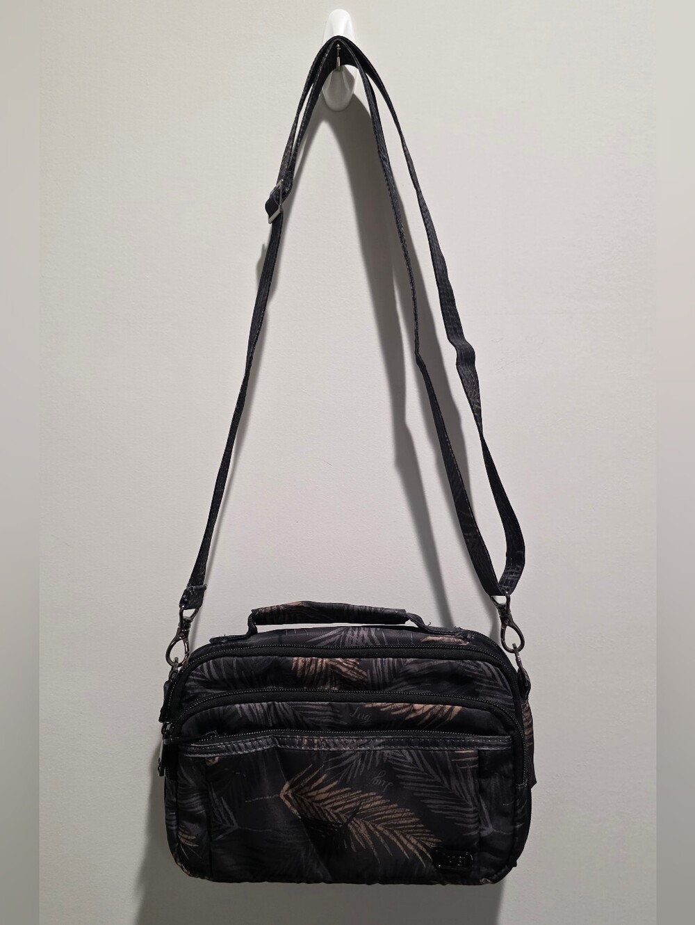 Lug Scoop Crossbody Bag